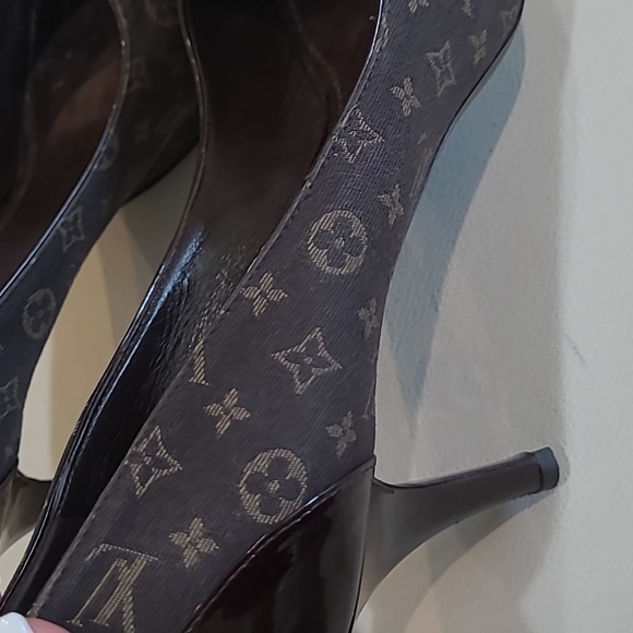 Louis Vuitton heels size 40 - Picture 8 of 12